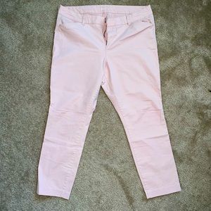 Rose colored Old Navy Pixie cut pants